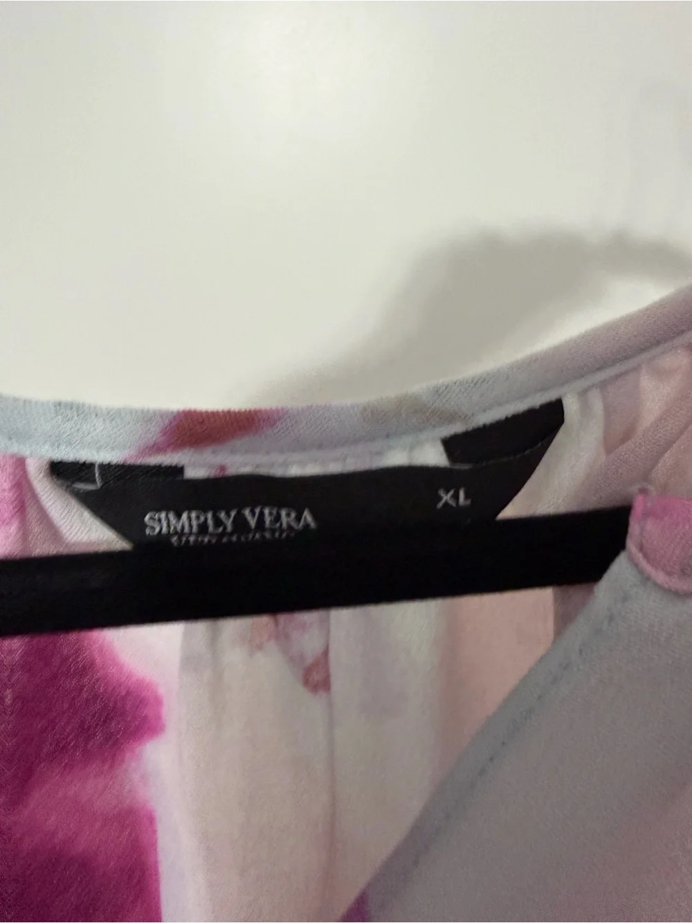 Simply Vera Vera Wang White Blouse with Magenta Floral Print